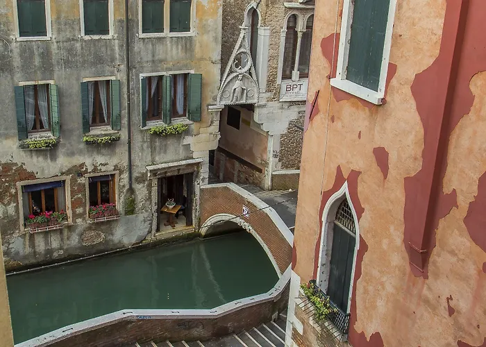 بيت ضيافة مكان مبيت وإفطار لو ماري 3*