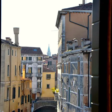 B＆b ル マリ ゲストハウス 3*