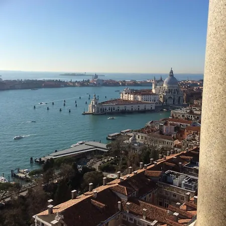 ゲストハウス B＆b ル マリ 3*